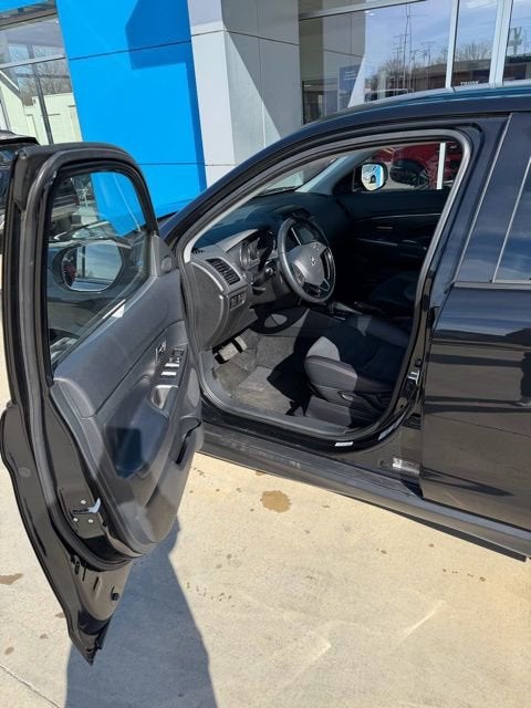 2024 Mitsubishi Outlander Sport S