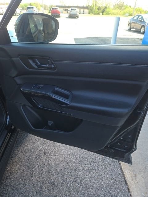 2025 Nissan Pathfinder S 4WD