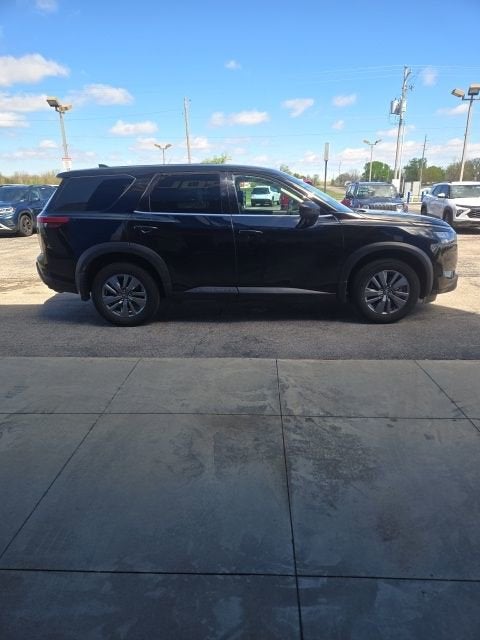 2025 Nissan Pathfinder S 4WD