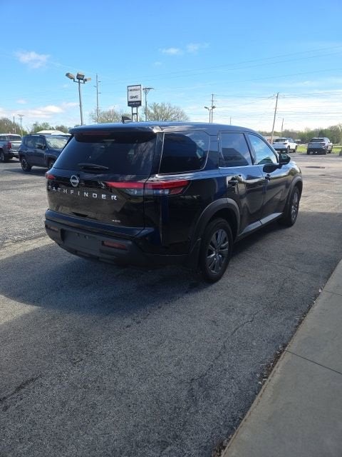 2025 Nissan Pathfinder S 4WD