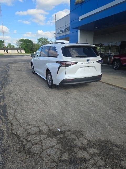 2025 Toyota Sienna XLE