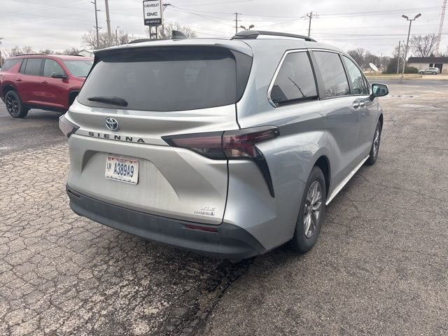 2023 Toyota Sienna XLE