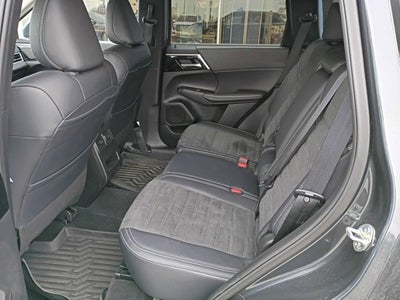 2024 Mitsubishi Outlander SE