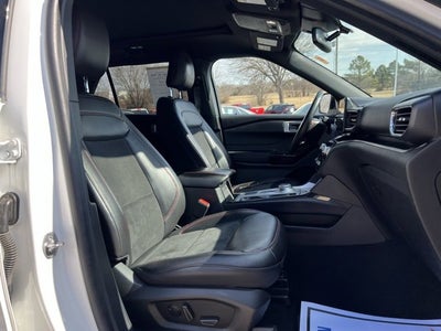 2022 Ford Explorer ST-Line