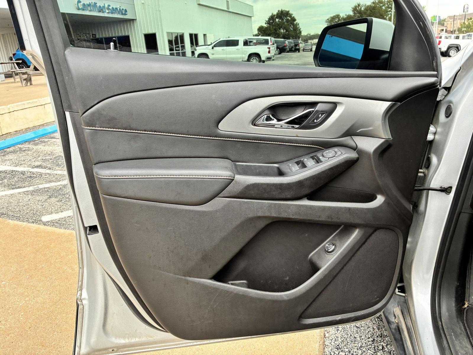 2021 Chevrolet Traverse LT Cloth