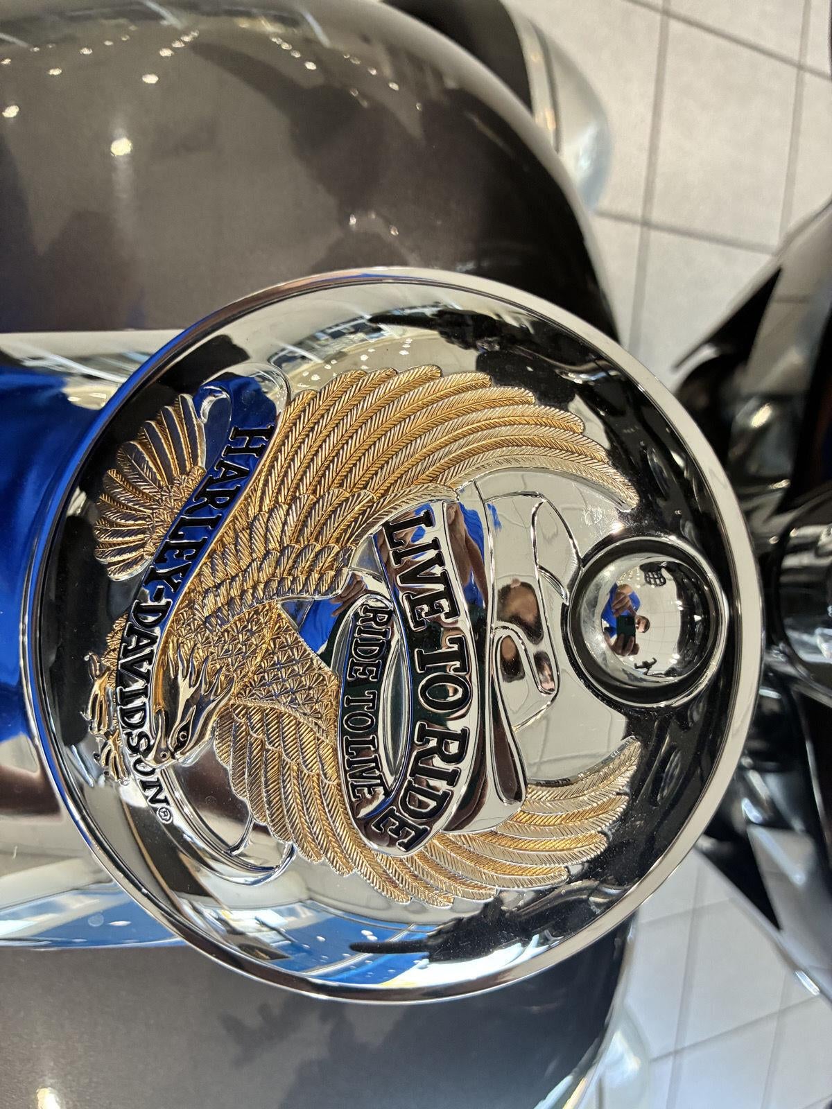2014 HARLEY-DAVID FLHTK Base