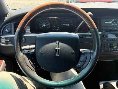 2006 Lincoln Town Car Signature Limited