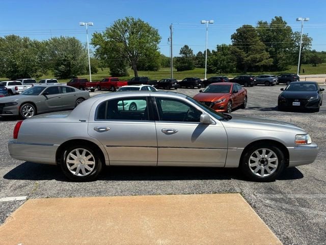 2006 Lincoln Town Car Signature Limited