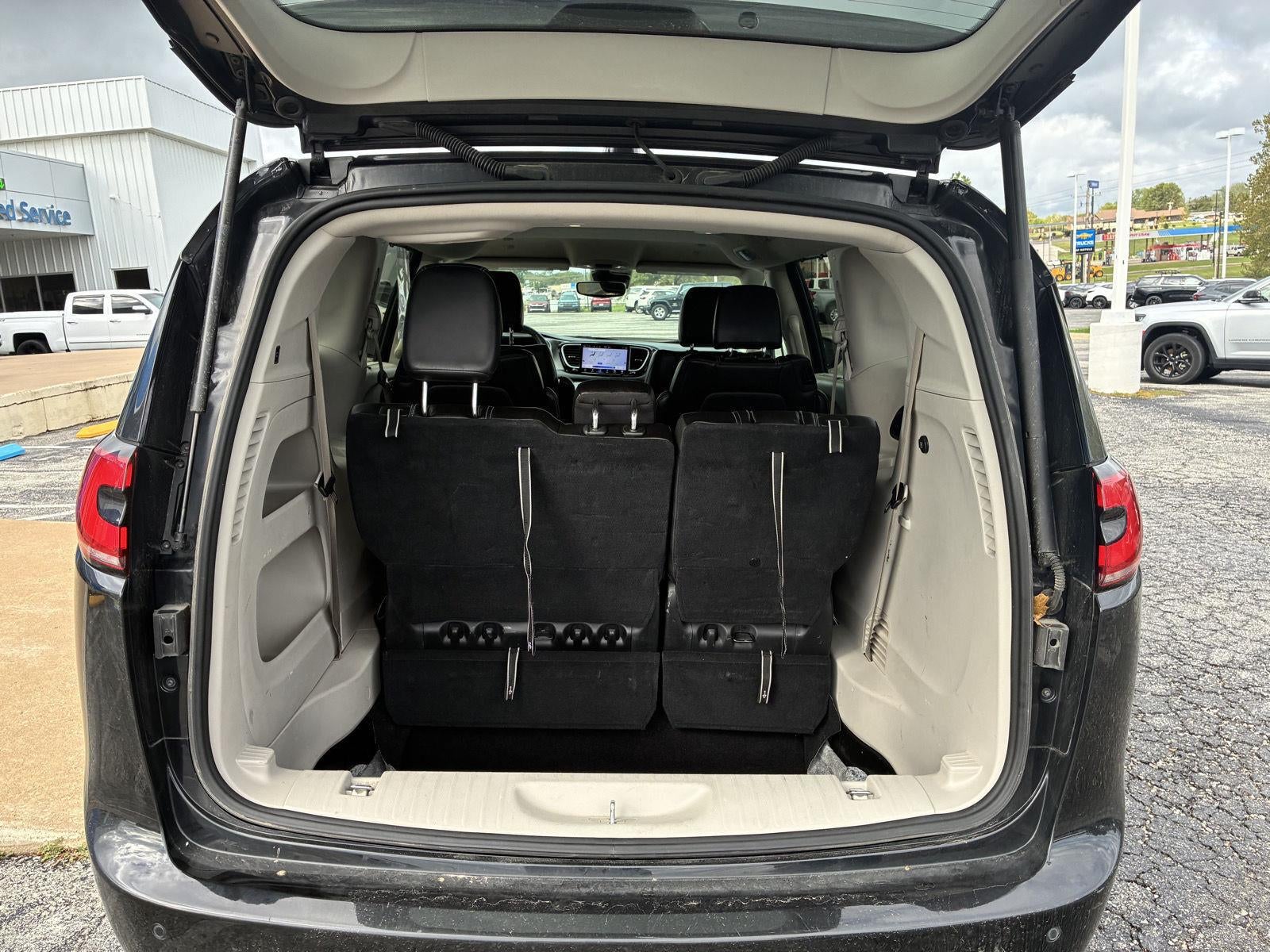 2023 Chrysler Pacifica Touring L