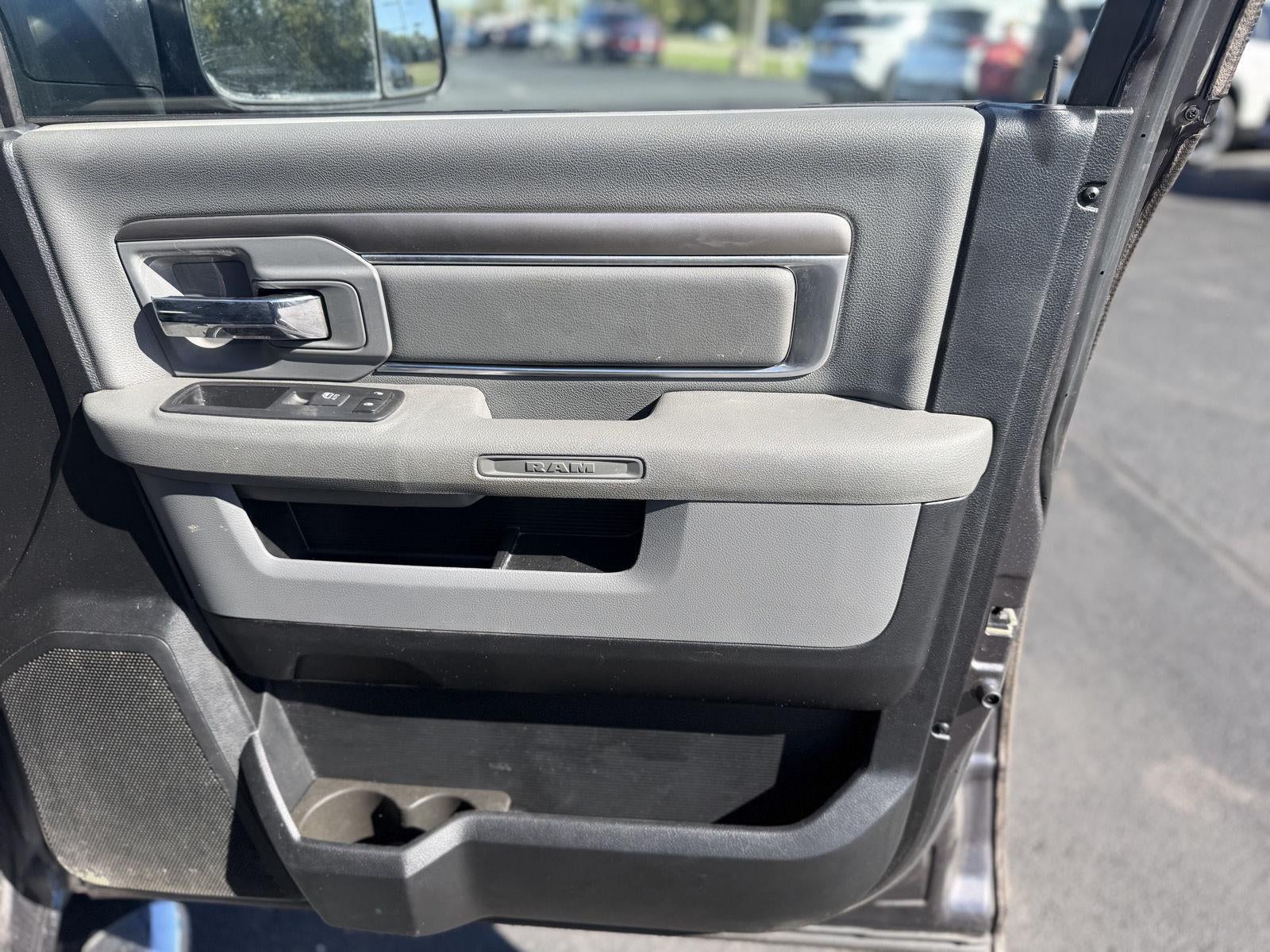2016 RAM 1500 Base