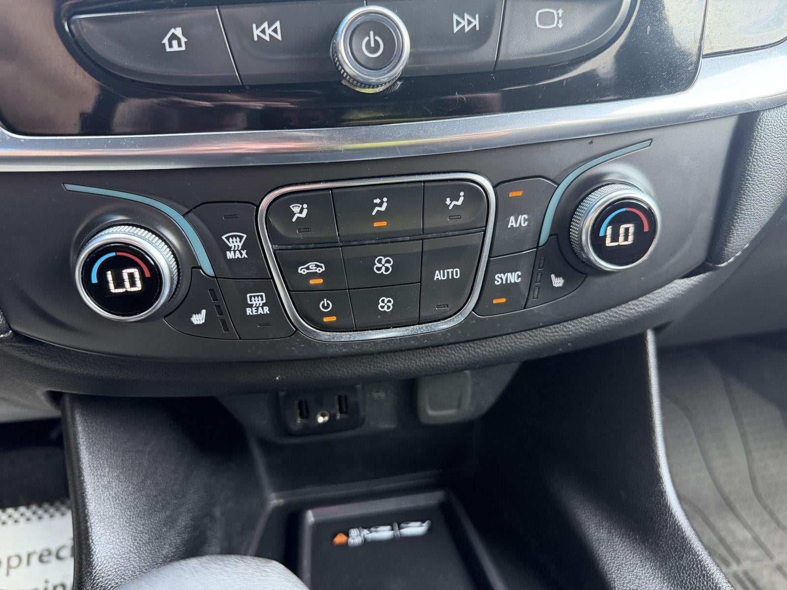2023 Chevrolet Traverse Base