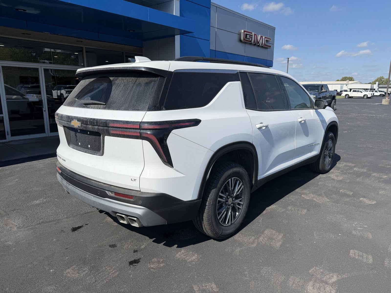 2024 Chevrolet Traverse Base