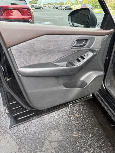 2023 Nissan Rogue Base