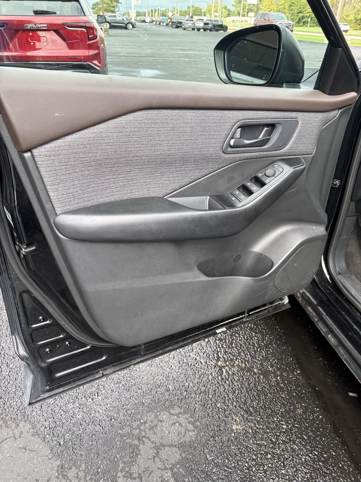 2023 Nissan Rogue Base