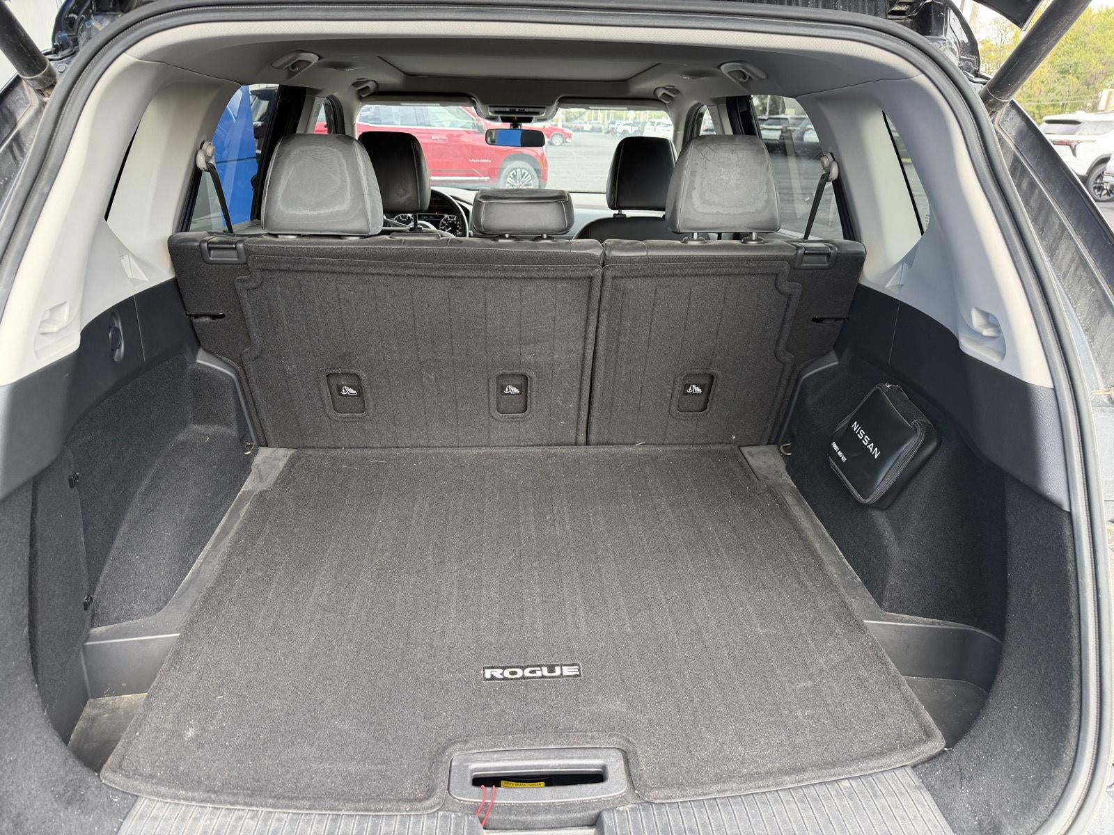 2022 Nissan Rogue Base