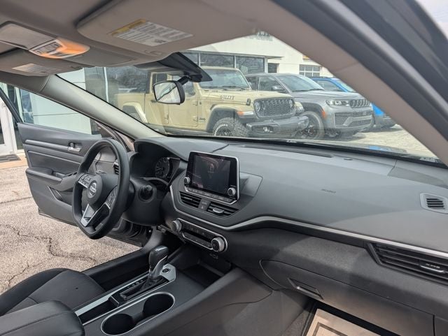 2022 Nissan Altima SV FWD