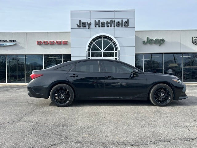 2022 Toyota Avalon XSE Nightshade Hybrid